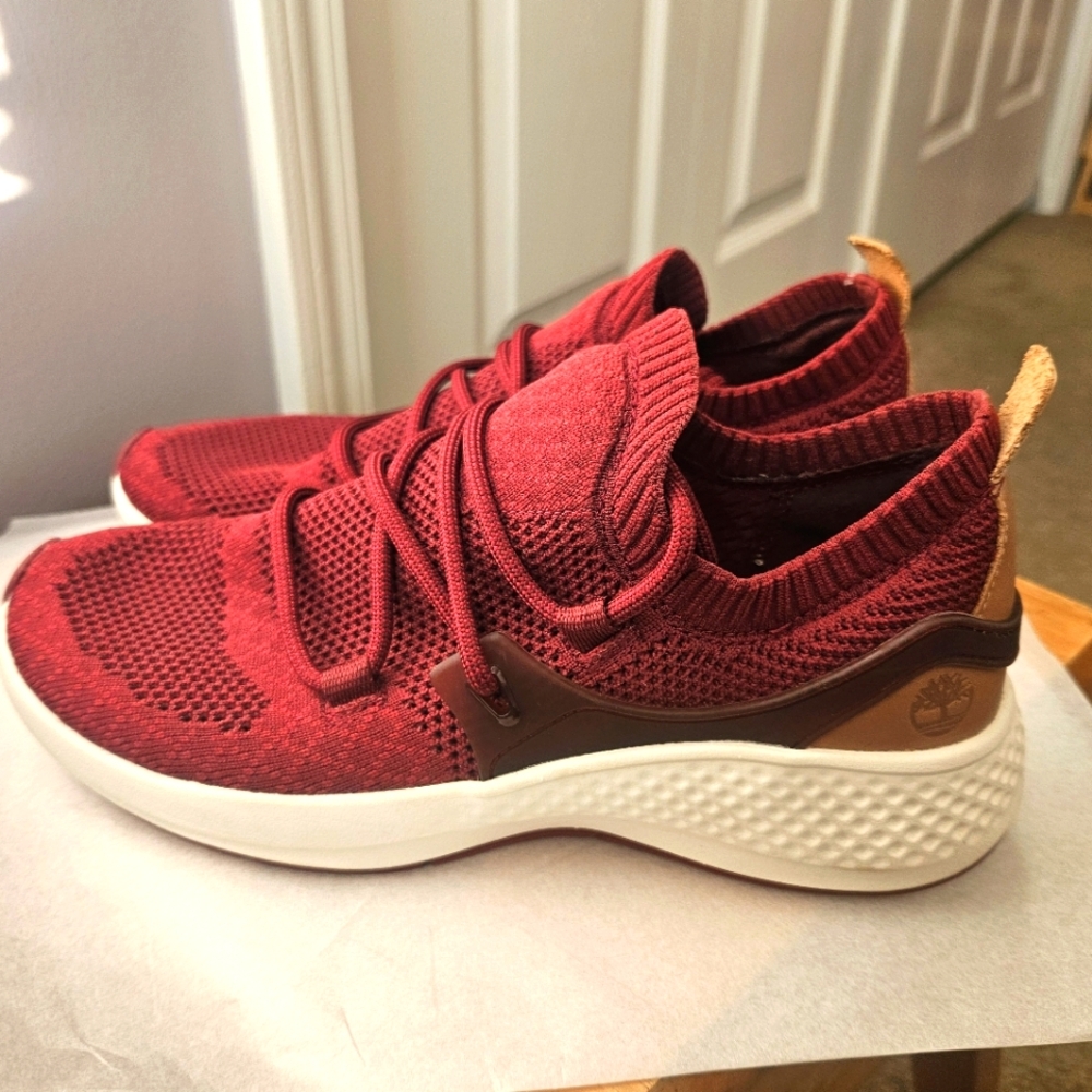 NWOT Timberland Women's Flyroam Go Knit Chukka athletic shoes size 8.5